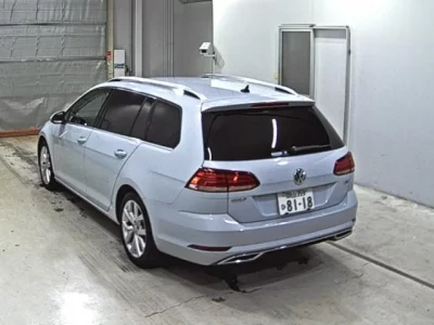 Volkswagen GOLF VARIANT