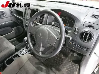 Mitsubishi LANCER VAN