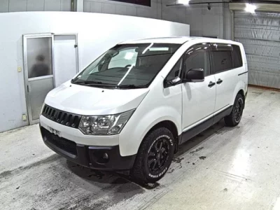 Mitsubishi DELICA D5