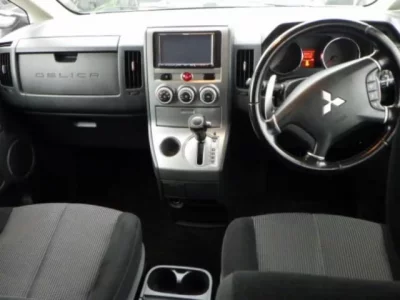Mitsubishi DELICA D5
