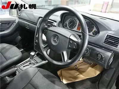 Mercedes-Benz B CLASS