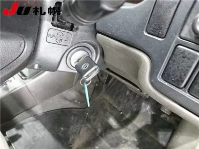 Nissan EXPERT