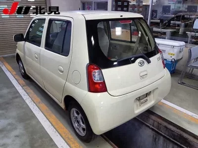 Daihatsu Esse