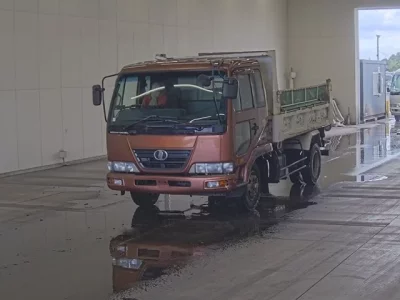 Nissan TRUCK