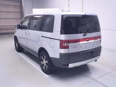 Mitsubishi DELICA D5
