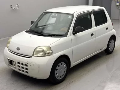 Daihatsu Esse