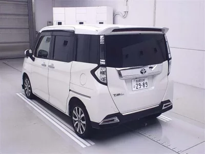 Toyota TANK