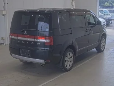 Mitsubishi DELICA D5