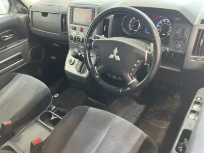 Mitsubishi DELICA D5