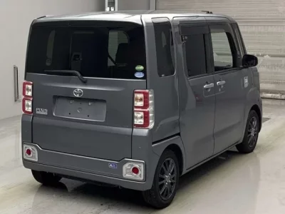 Toyota PIXIS MEGA