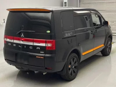 Mitsubishi DELICA D5