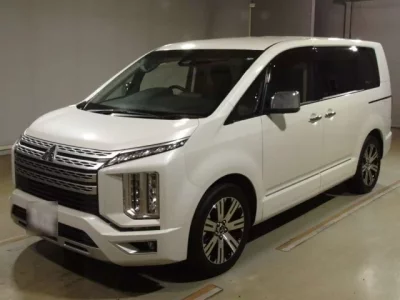 Mitsubishi DELICA D5