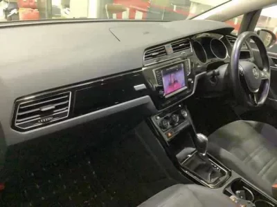 Volkswagen GOLF TOURAN