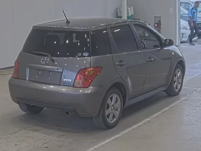 Toyota IST