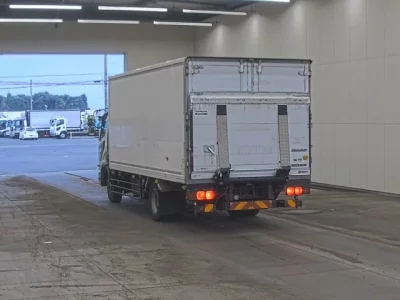 Mitsubishi FUSO FIGHTER