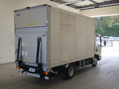 Mazda TITAN