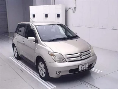 Toyota IST