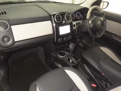 Mazda VERISA