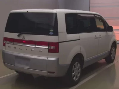 Mitsubishi DELICA D5