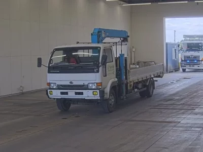 Nissan TRUCK
