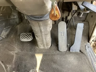 Nissan TRUCK