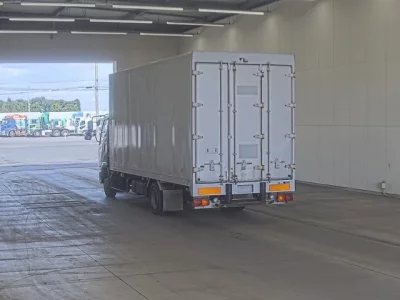 Mitsubishi FUSO FIGHTER