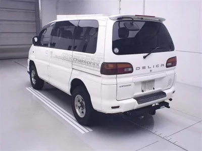 Mitsubishi DELICA