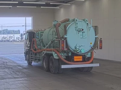 Nissan TRUCK