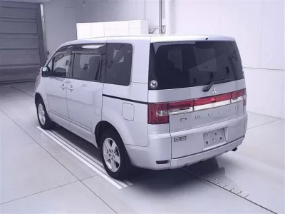 Mitsubishi DELICA D5