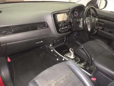 Mitsubishi OUTLANDER PHEV