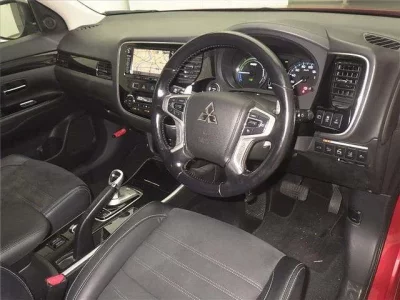 Mitsubishi OUTLANDER PHEV