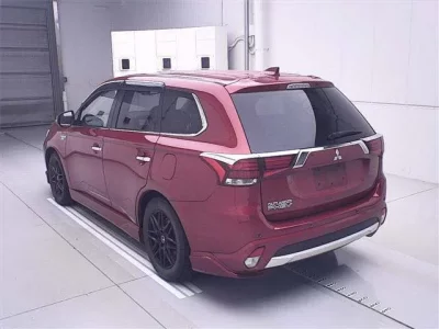 Mitsubishi OUTLANDER PHEV