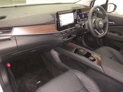 Nissan AURA