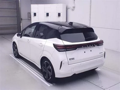 Nissan AURA