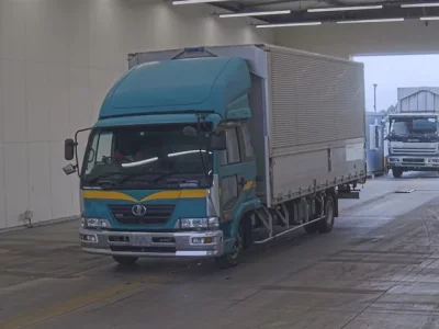 Nissan TRUCK