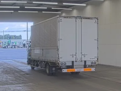 Nissan TRUCK