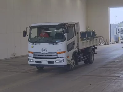 Nissan TRUCK