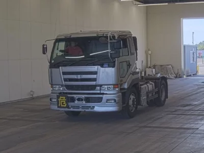 Nissan TRUCK