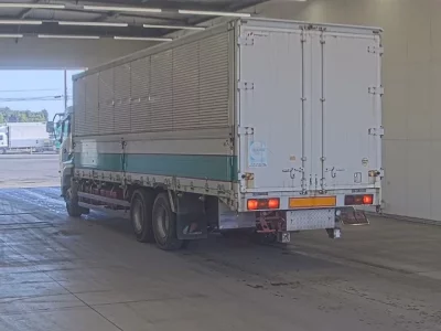Nissan TRUCK