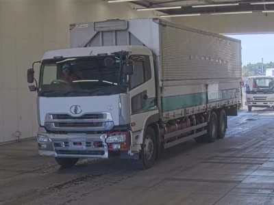 Nissan TRUCK