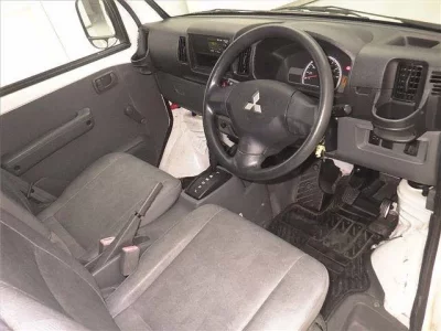 Mitsubishi MINICAB VAN