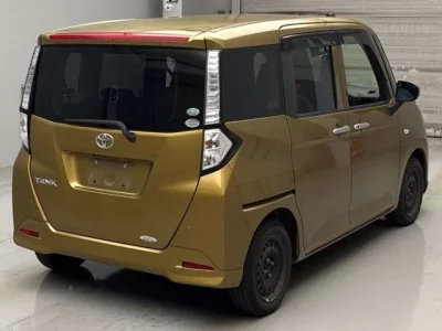 Toyota TANK