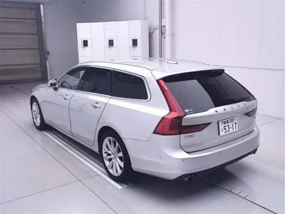 Volvo V90