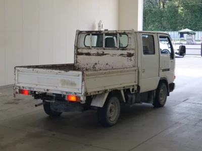 Nissan TRUCK