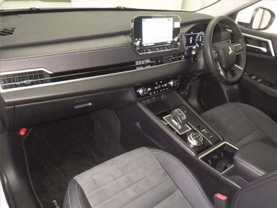 Mitsubishi OUTLANDER PHEV