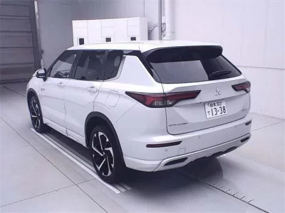 Mitsubishi OUTLANDER PHEV