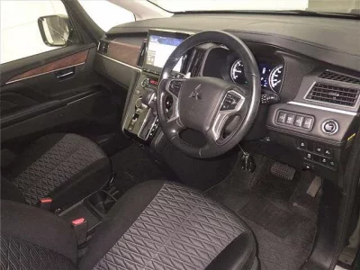 Mitsubishi DELICA D5