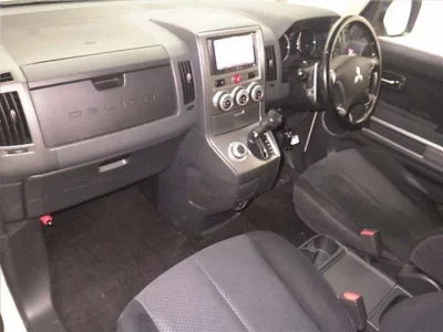 Mitsubishi DELICA D5