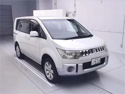 Mitsubishi DELICA D5