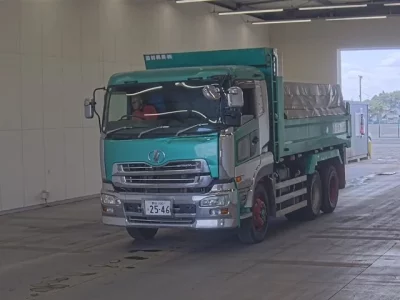 Nissan TRUCK